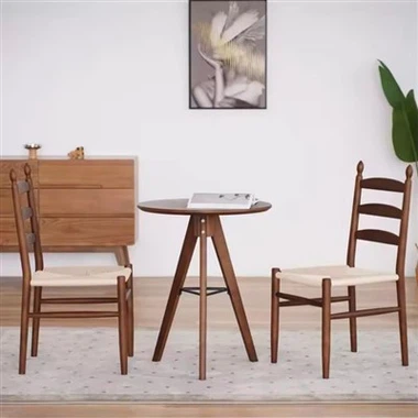 Chaise de salle à manger vintage en bois avec dossier en échelle et sièges en ruban tissé